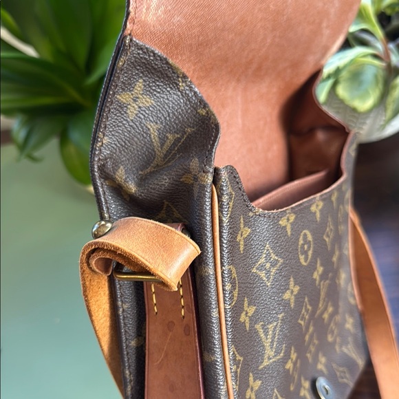 Louis Vuitton Monogram Cartouchiere GM Crossbody Bag - Picture 12 of 13